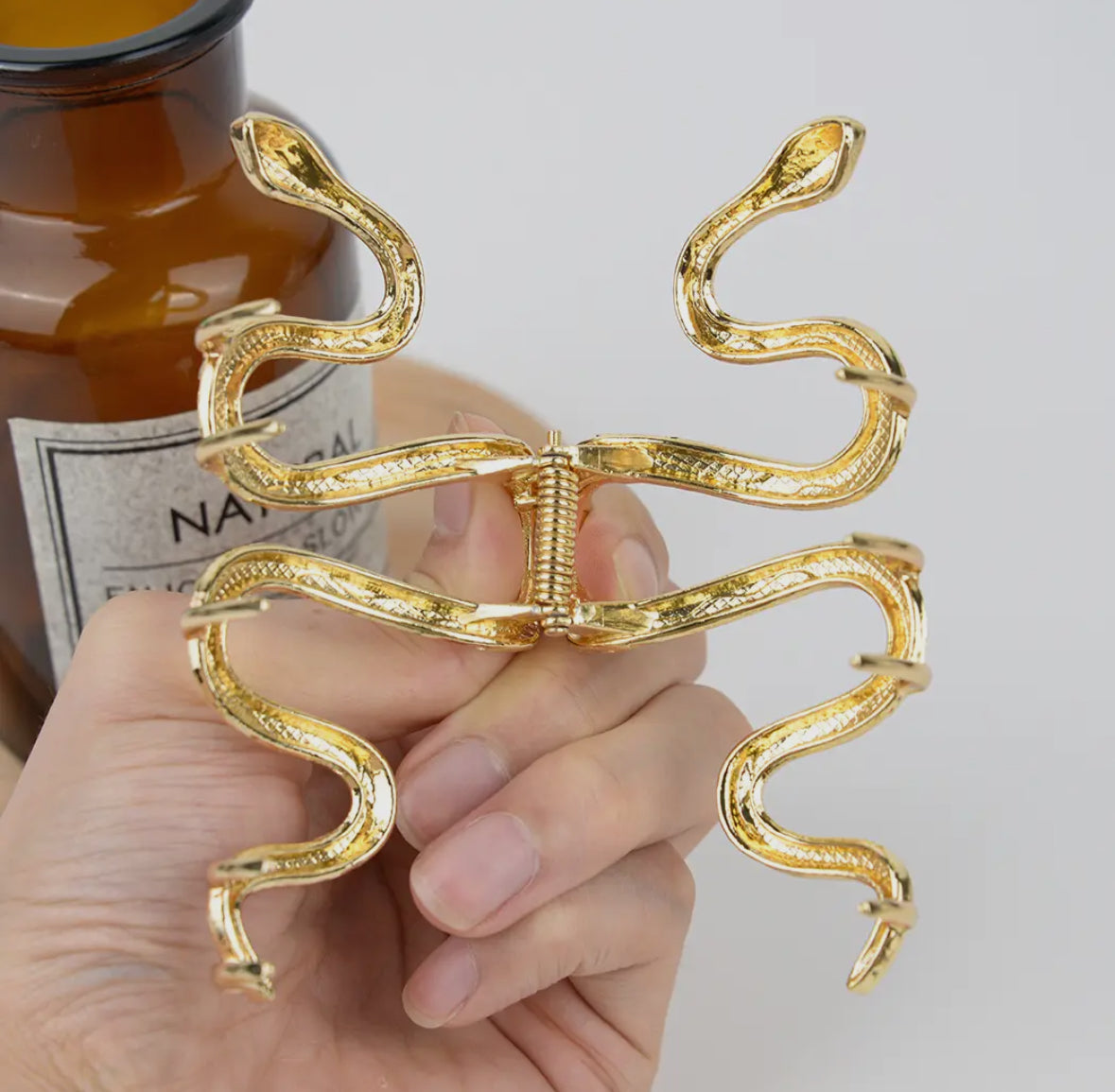 Snake Hair Claw