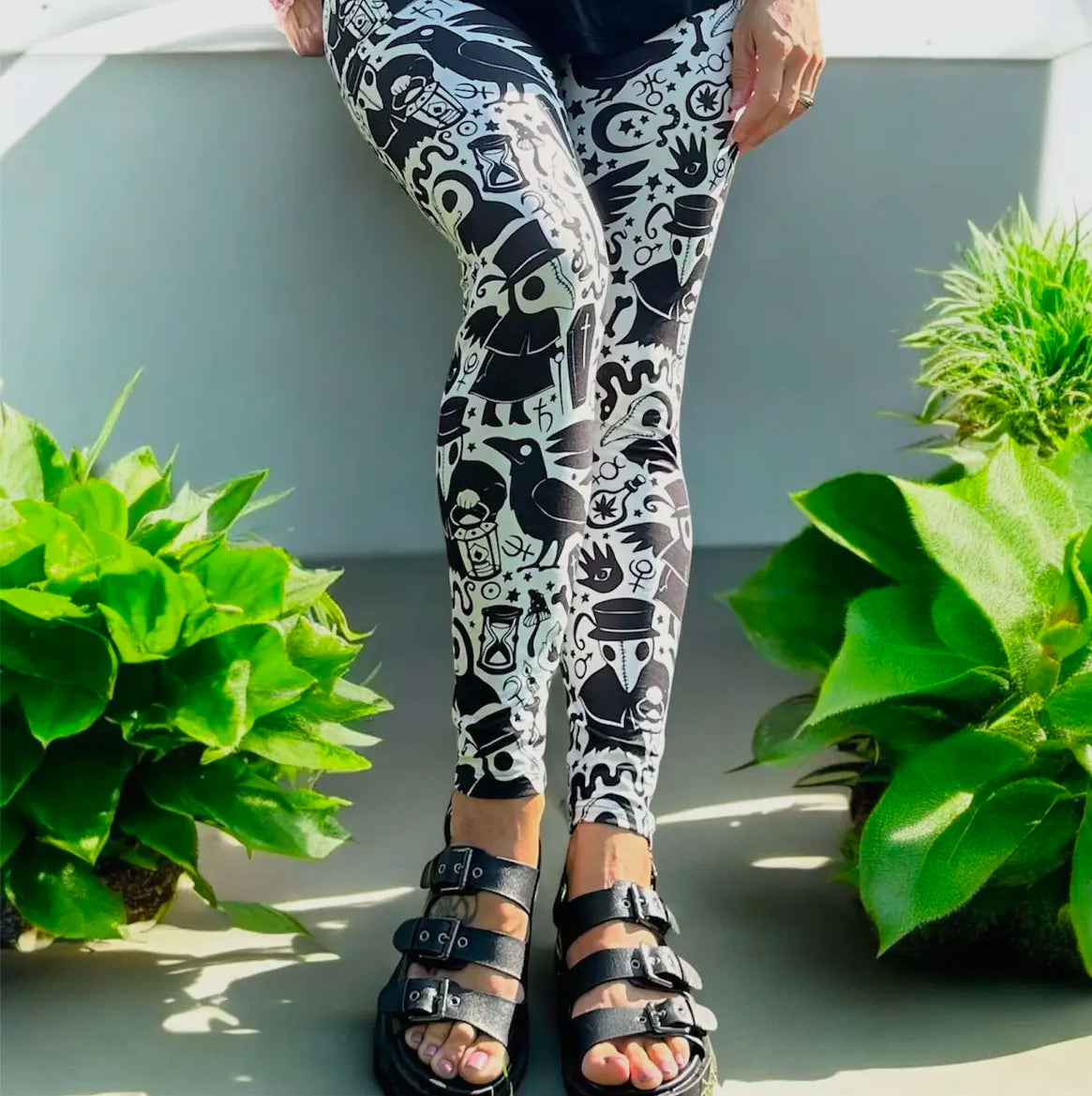 Plague doctor raven leggings