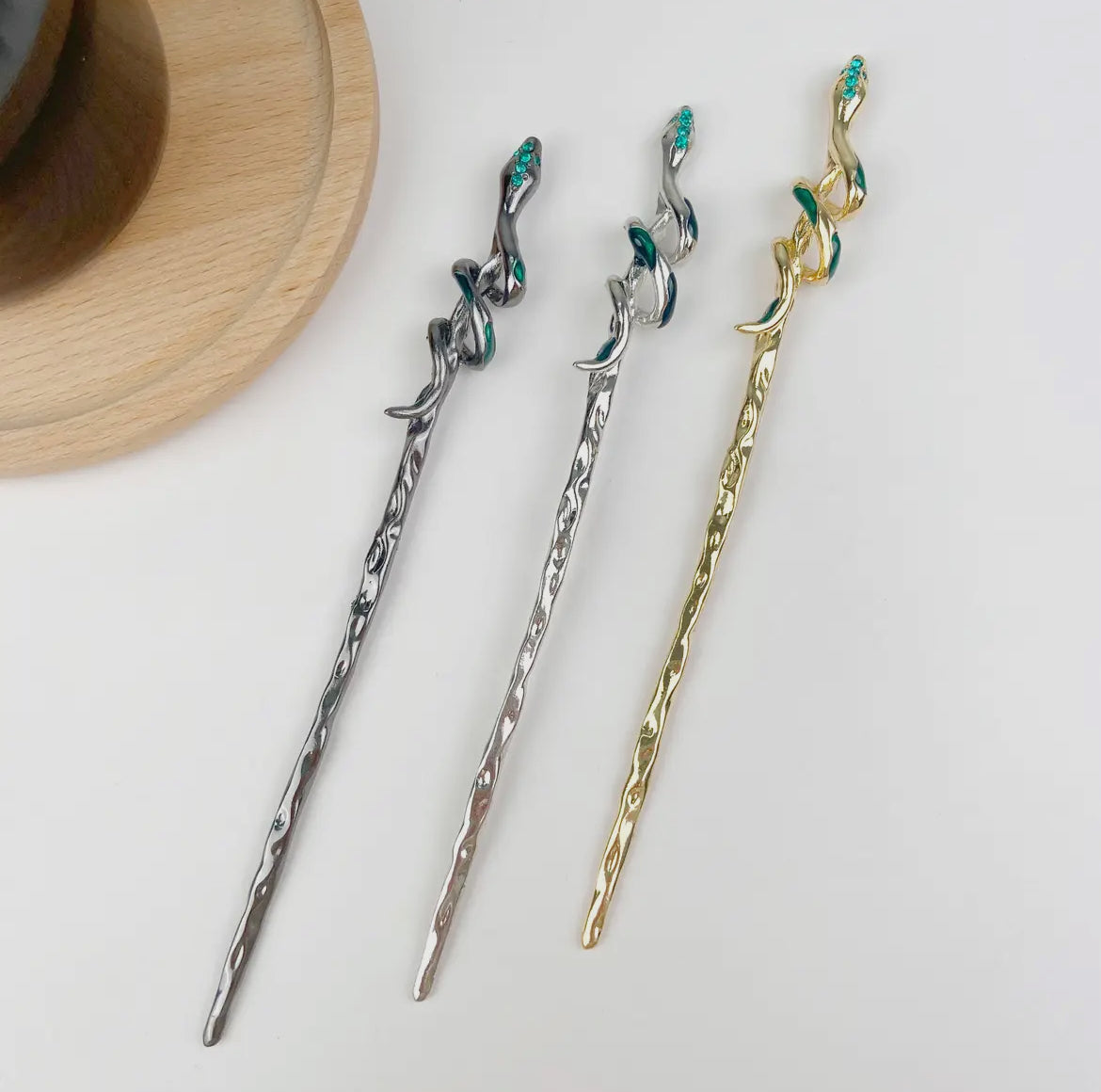 snake hair pin